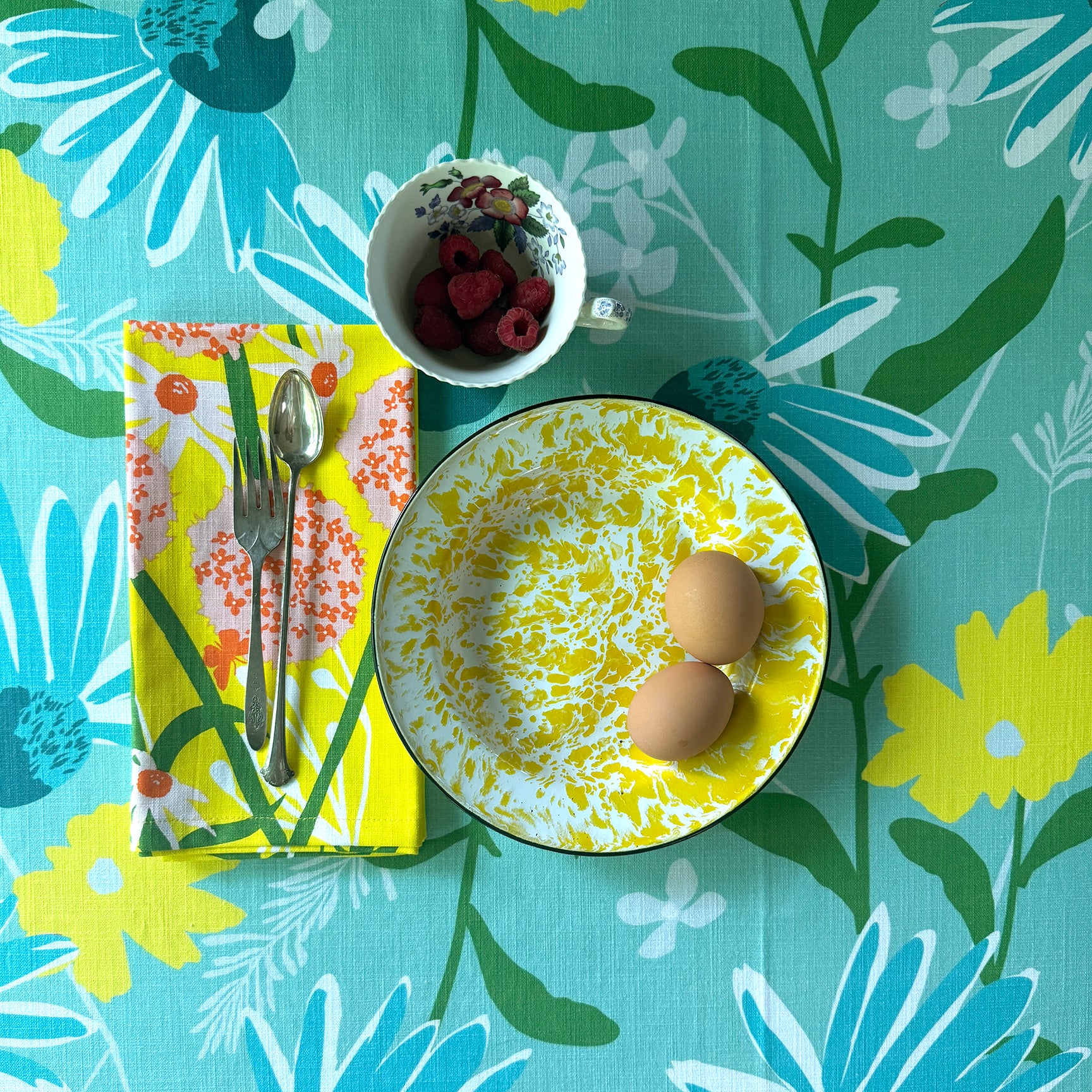 floral tablecloth table top